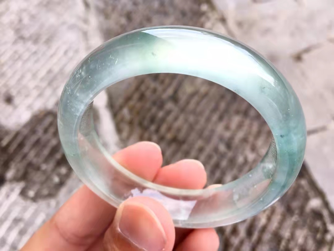 How to choose an ice jade bracelet?4 tips to help you choose ice jade