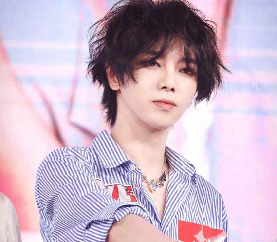 Hua Chenyu's new hair color is exposed, and the pink mullet head is ...