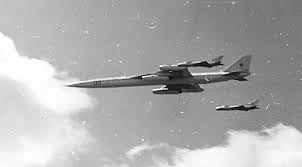 冷战中诞生的M50超音速轰炸机，与图22同年首飞，