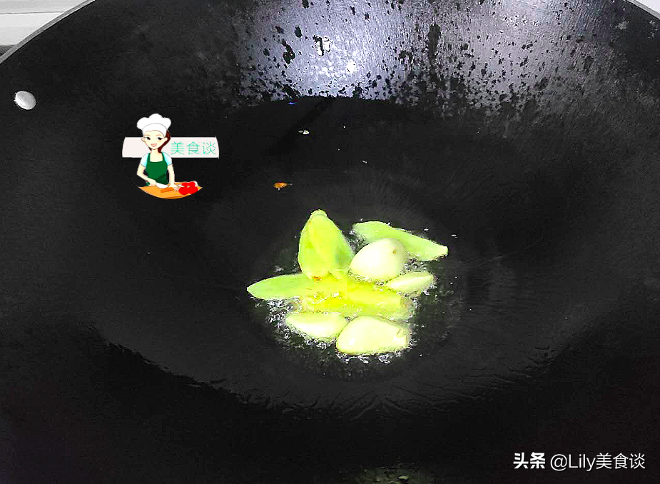 紅燒肉的家常做法，不炒糖色、不加大料，簡單一燜，色澤紅亮鮮香