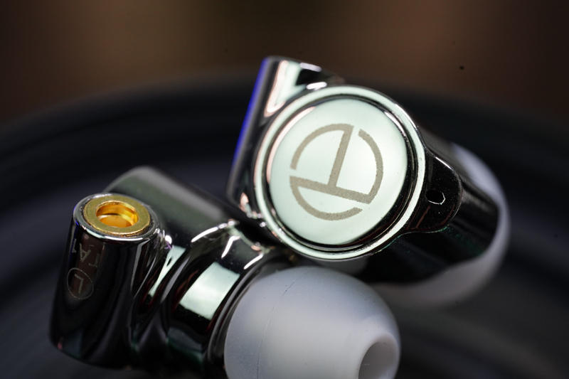 可以靠颜值，但偏偏走内涵：TRN TA1娄氏圈铁耳机评测