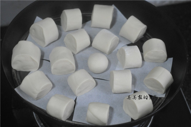 饅頭加點料，個個都是水光肌！ 對皮膚特別好，春天吃它最適合