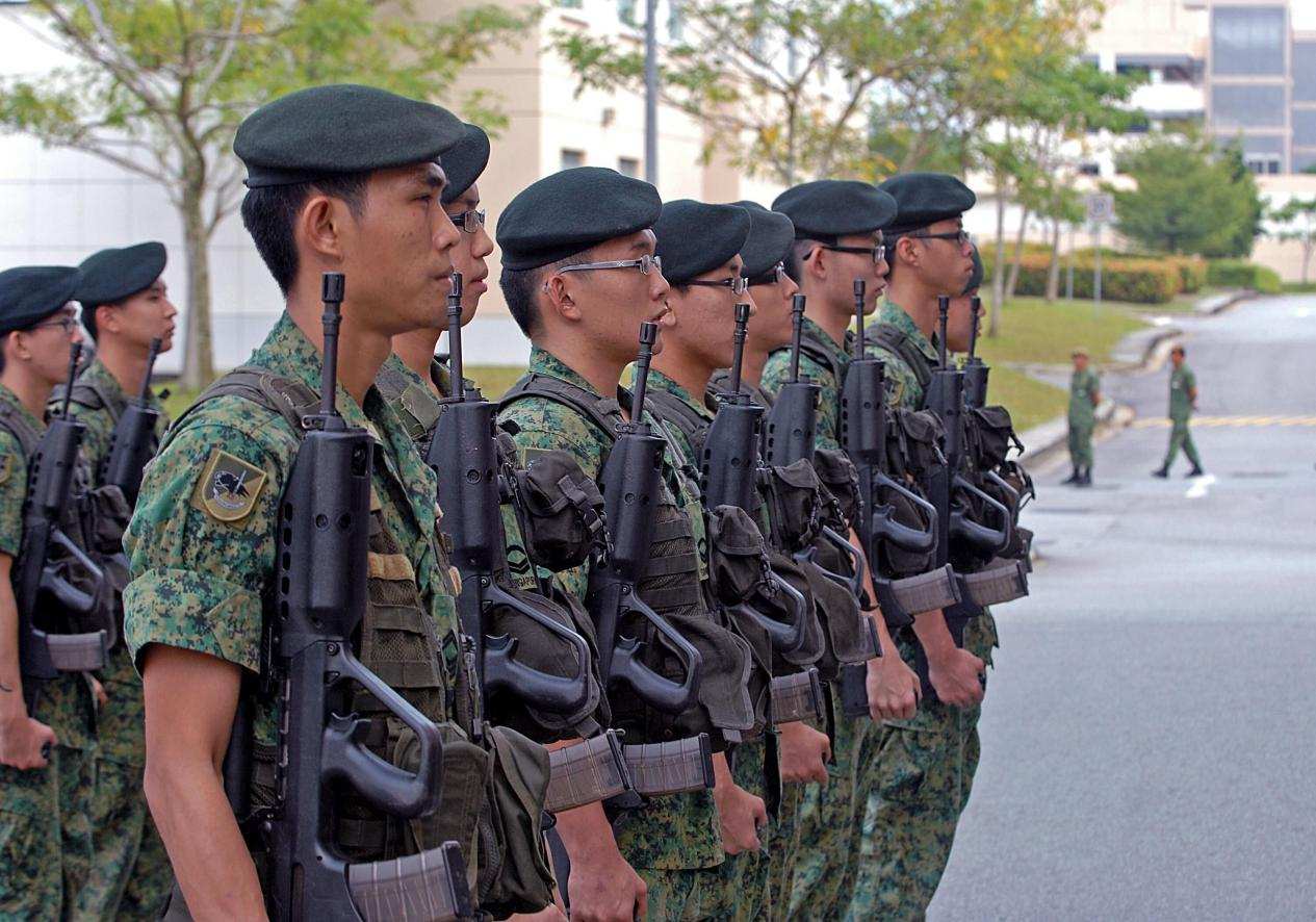 中美发生军事冲突风险高于5年前！李显龙重申：新加坡无法选边站