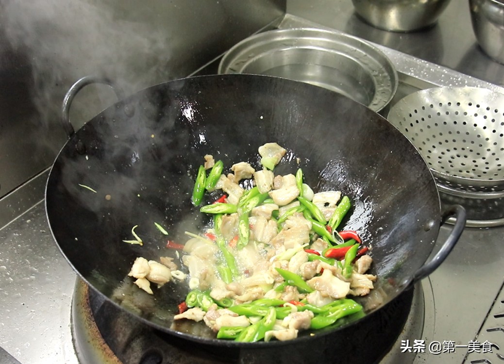 图片[7]-地道“尖椒小炒肉” 厨师长分享窍门-起舞食谱网