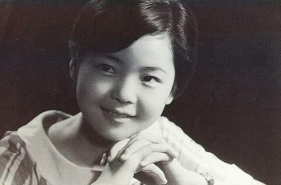 Teresa Teng died of illness in 1995 and was buried under the Kuomintang ...
