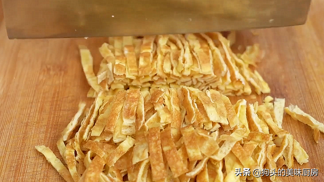 懒人小馅饼做法，皮薄馅大，味道鲜美，吃了25年都不腻，太香了