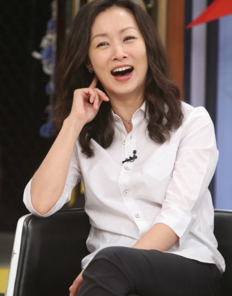 当年大红的她瞧不起赵薇，49岁还孤身一人，她是