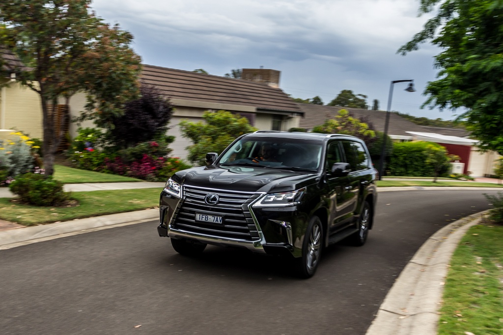 一直以来雷克萨斯的定位都非常清晰,就是继承了丰田的优良品质,而且更