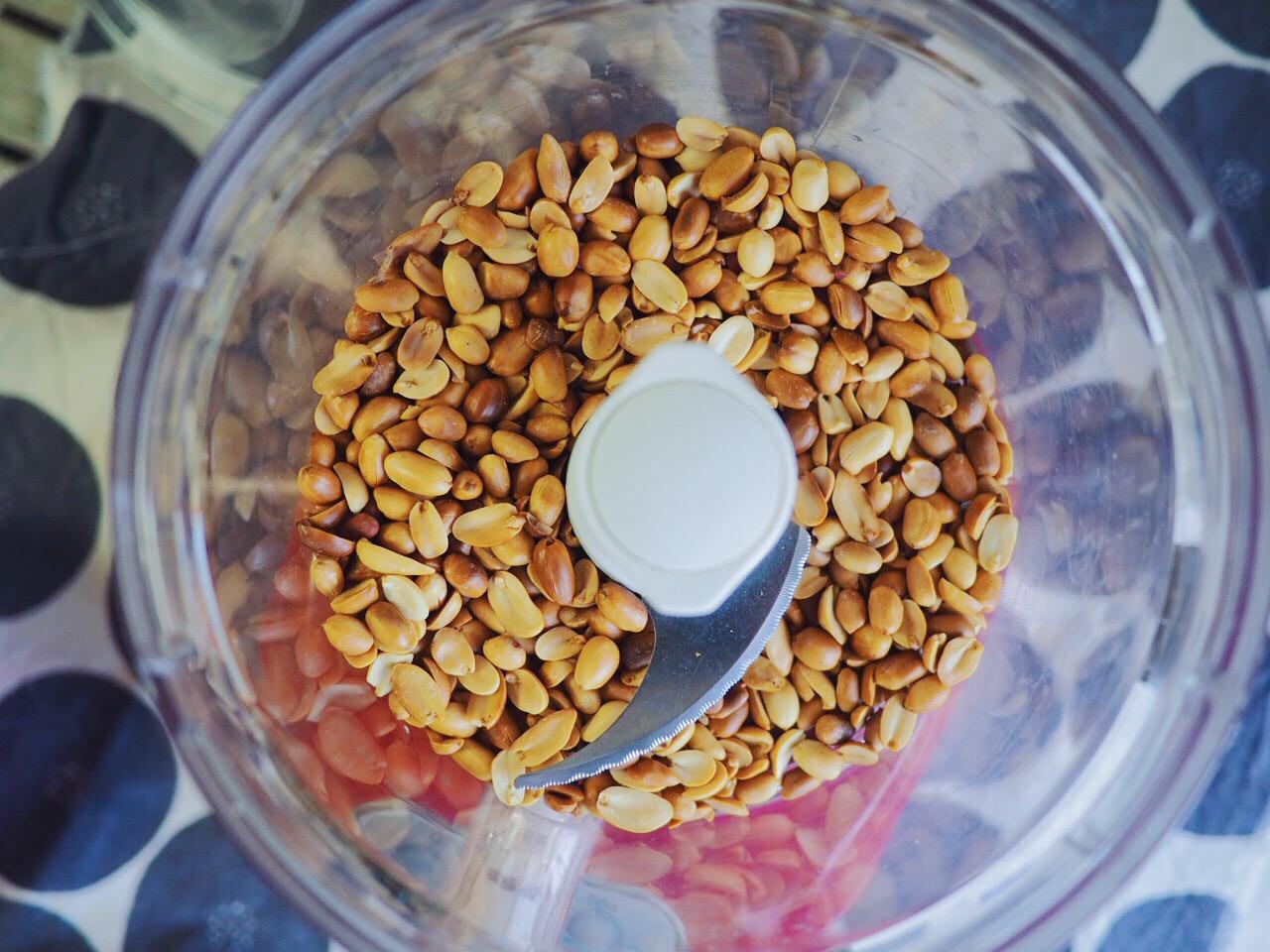 想吃花生酱不用买，5块钱自制一大瓶，纯正无添加，还能做曲奇