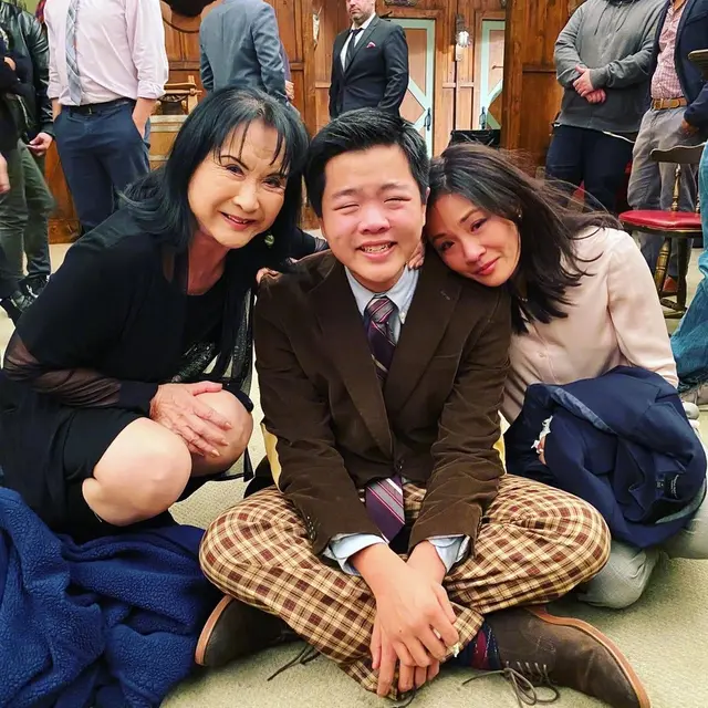 美剧《初来乍到》大结局(共6季) --练习口语的优秀剧集。