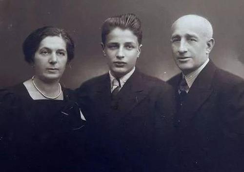 被50个国家拒签的犹太少年，拿着20份中国签证，救了全家人