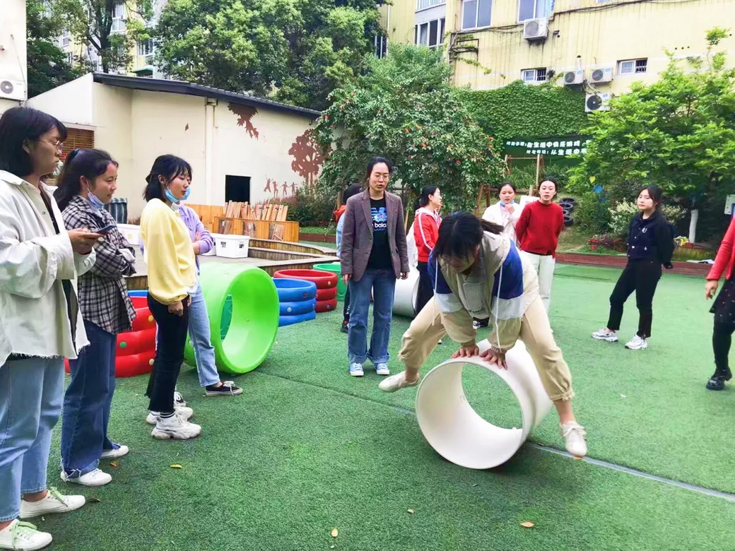“小游戏”和“大课程”丨天府新区华阳幼儿园户外课程研究组活动