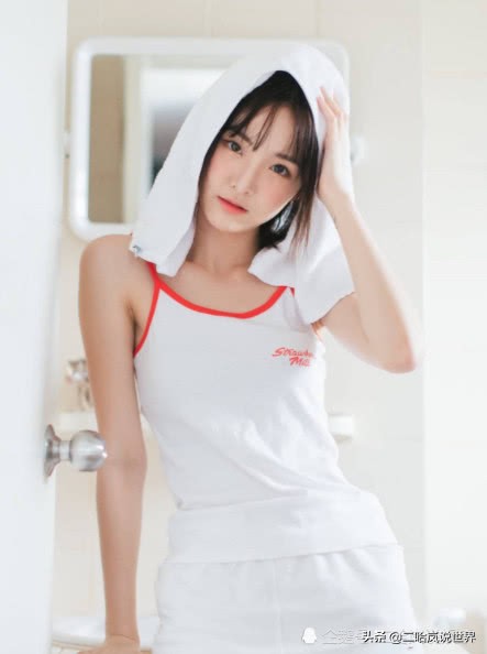 创3郑乃馨18岁有多清纯？穿上吊带那刻，全网女