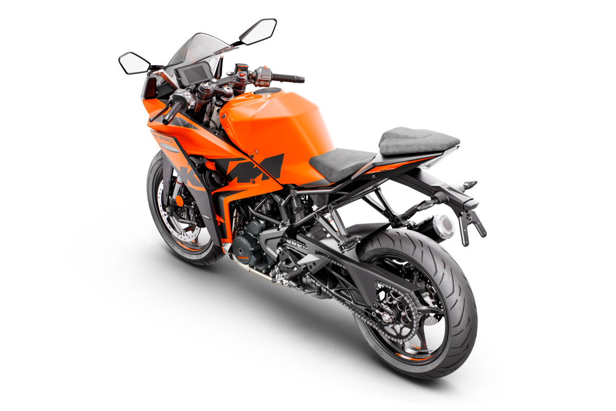 前后悬挂可调、完整电控上身!2022 KTM RC390海外发布