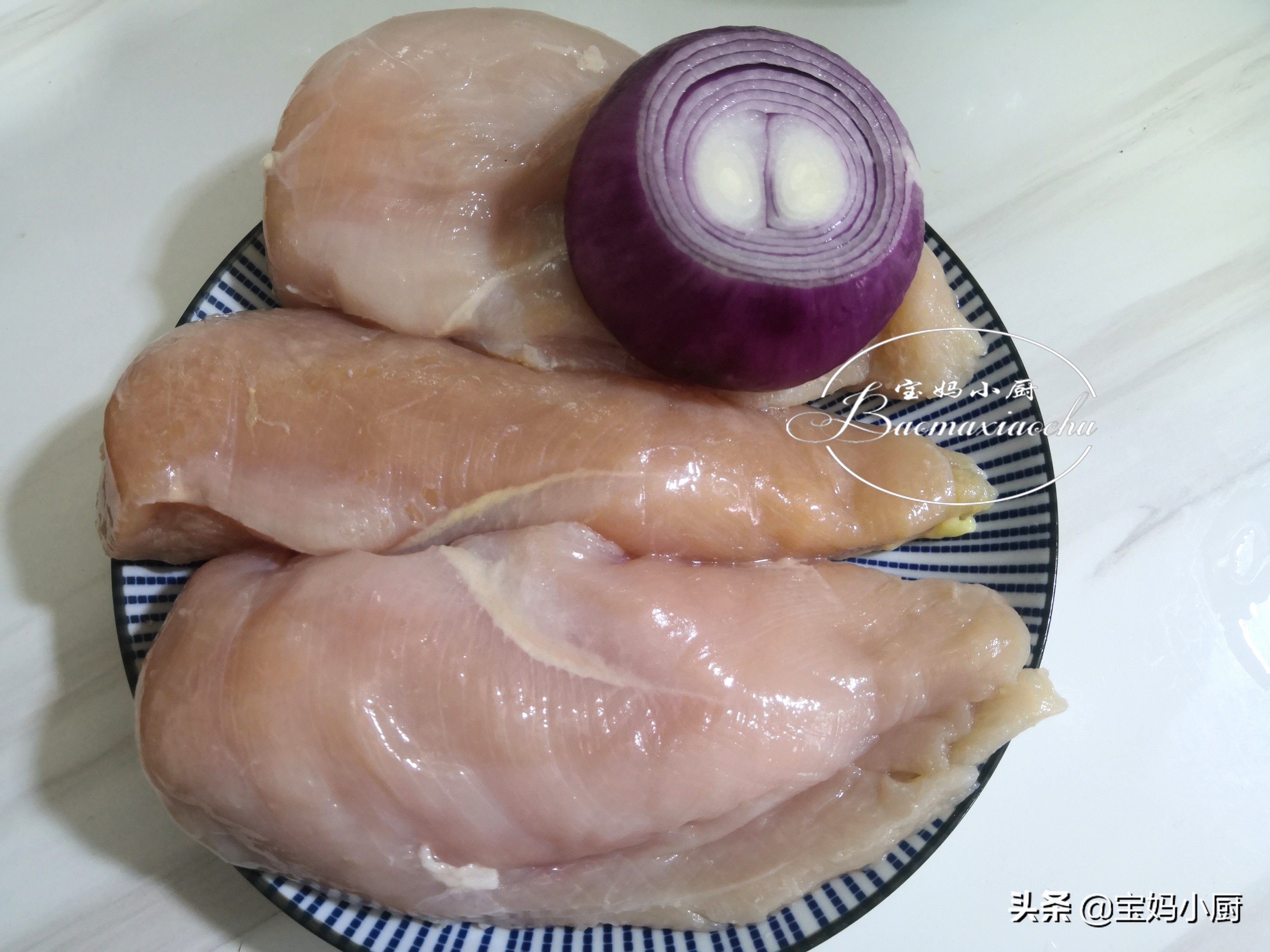 鸡胸肉这样做，能当零食能当下酒，12块钱能做两大盘，可香了