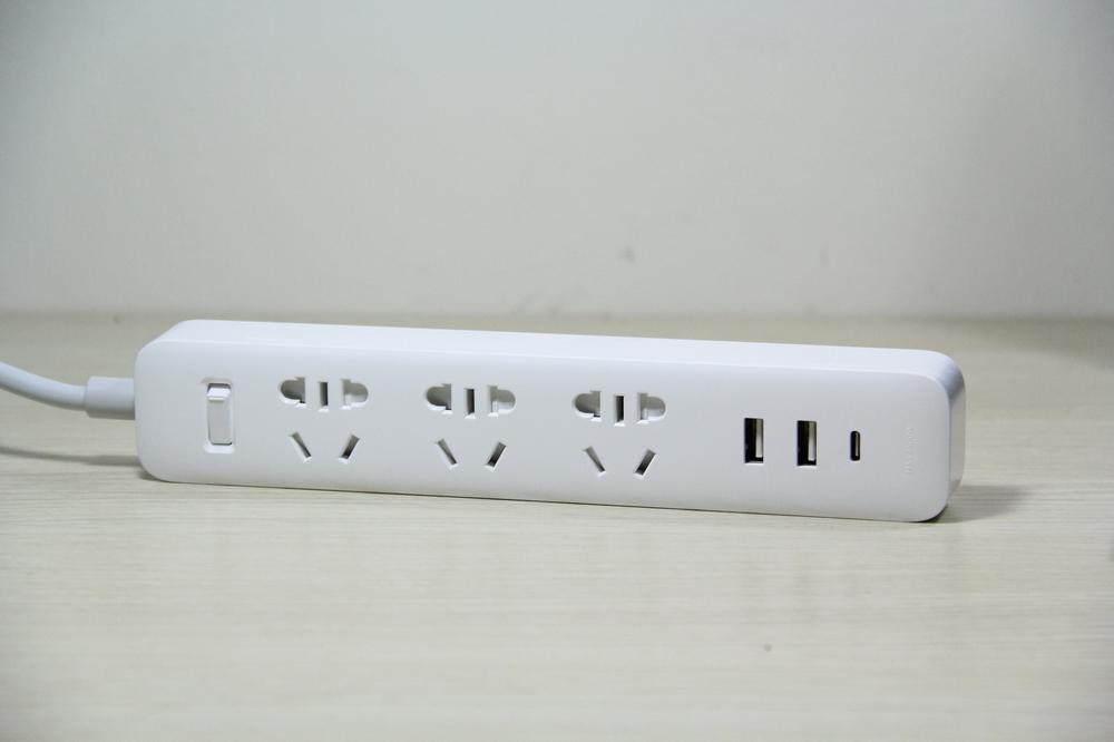 59元小米新款插线板：有USB口、有Type-C口，还支持20W快充