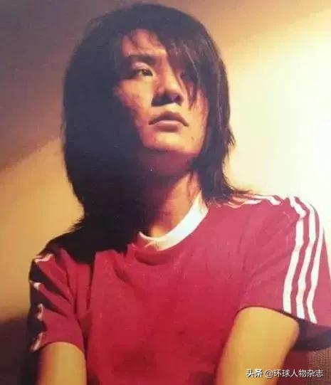 前奏一响,观众“破防”!朴树何以成为毕业季催泪歌手?
