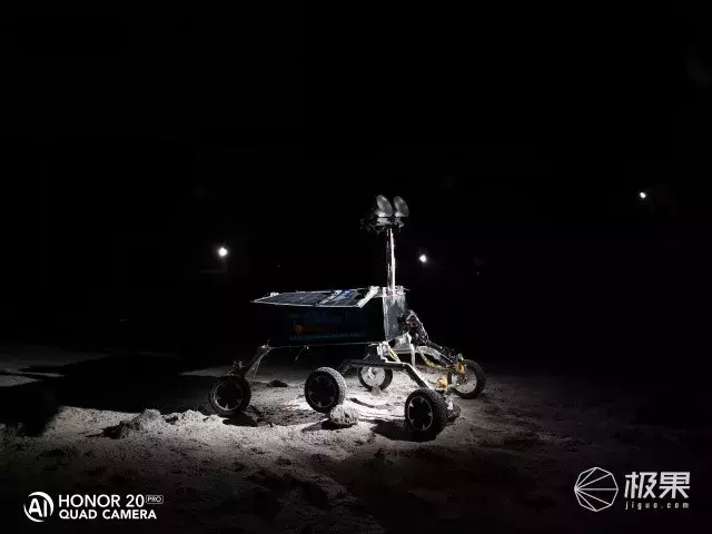 手机夜拍能有多强？为刷爆票圈我们去拍了趟“火星”