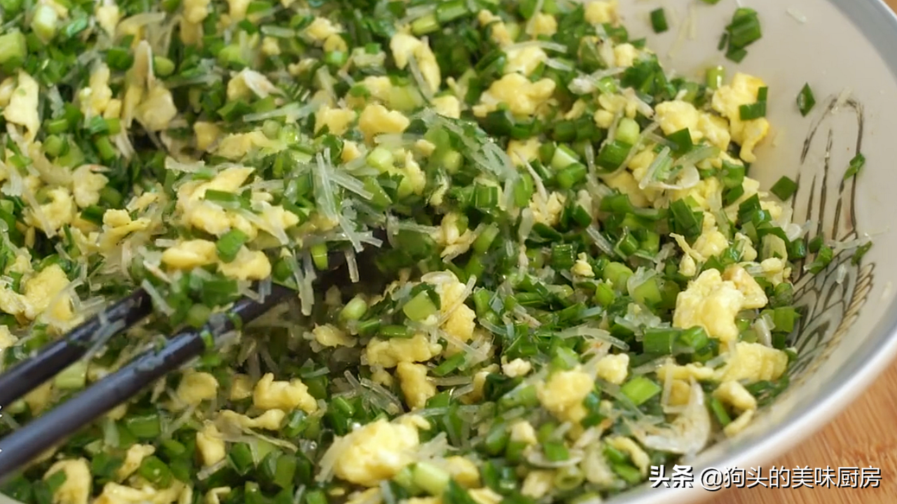 15分鐘教你做懶人炸春捲，不和麵不餳面，酥脆鮮美，好吃不油膩