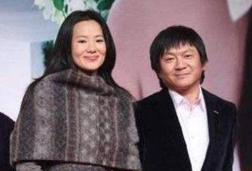 陪陈道明8年，2亿身价不求名分的咏梅，今嫁王菲初恋成人生赢家