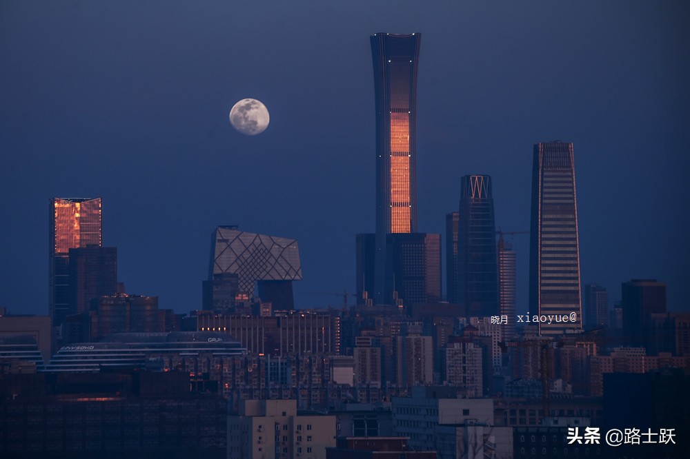 This evening Beijing sees again " life is the same as brightness "