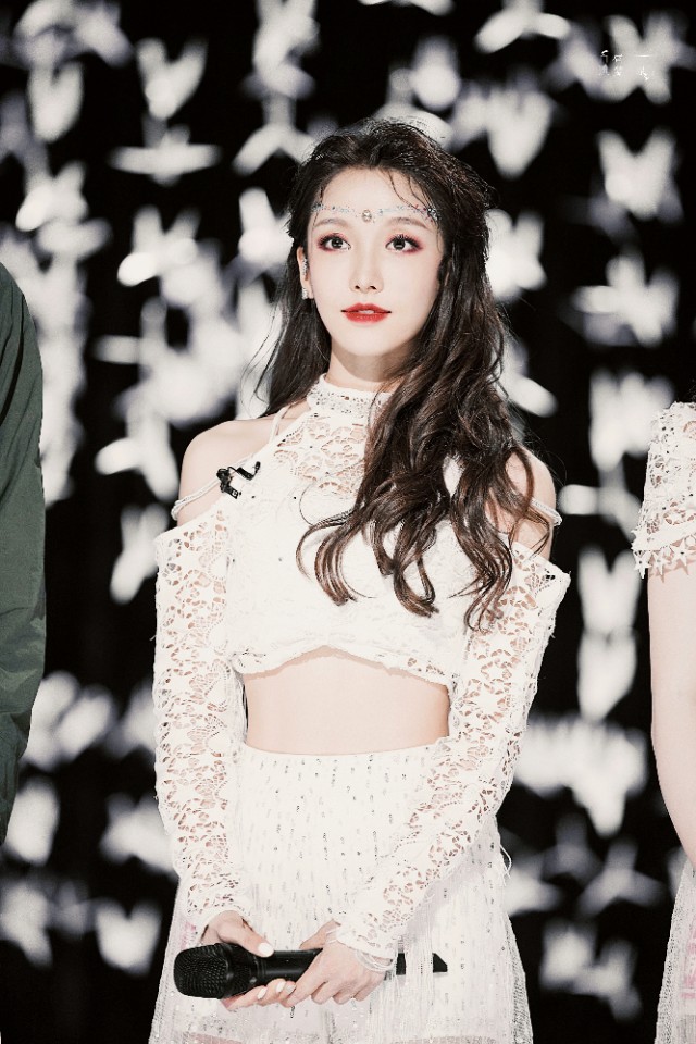 美爆了!宝藏女孩姜贞羽，异域舞姿令人倾心，网