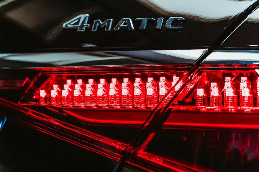 奔驰新S级一出，宝马7系和奥迪A8L又黯然失色了