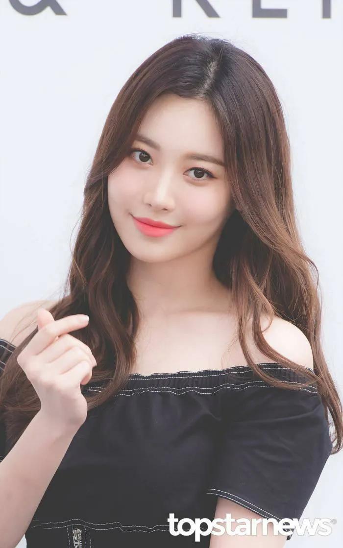 500 million won for insuring the legs, South Korea's most expensive top