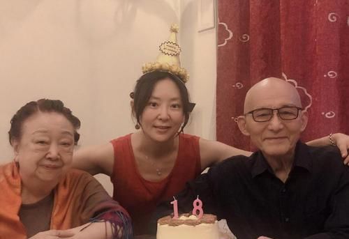 “济公”游本昌：陪妻子抗癌，支持女儿放弃高考，76岁剃度出家