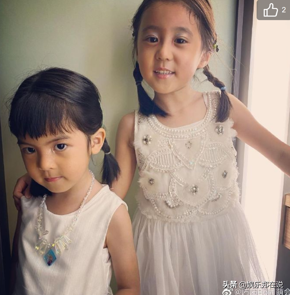 贾静雯晒女儿近照，4岁Bo妞长发披肩，颜值超过咘咘