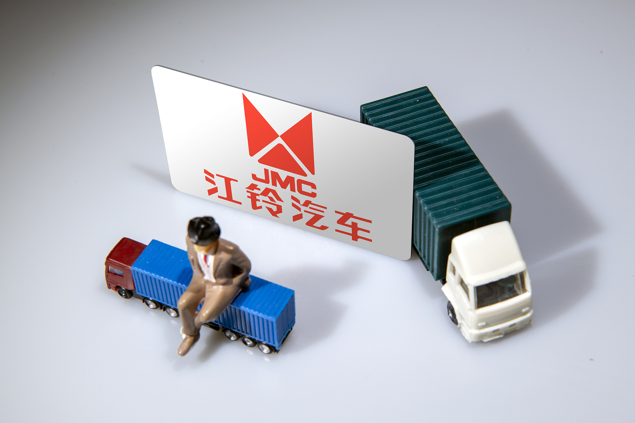 八年虧損近17億元，連續三年銷量不足百輛，江鈴汽車慘別重卡市場