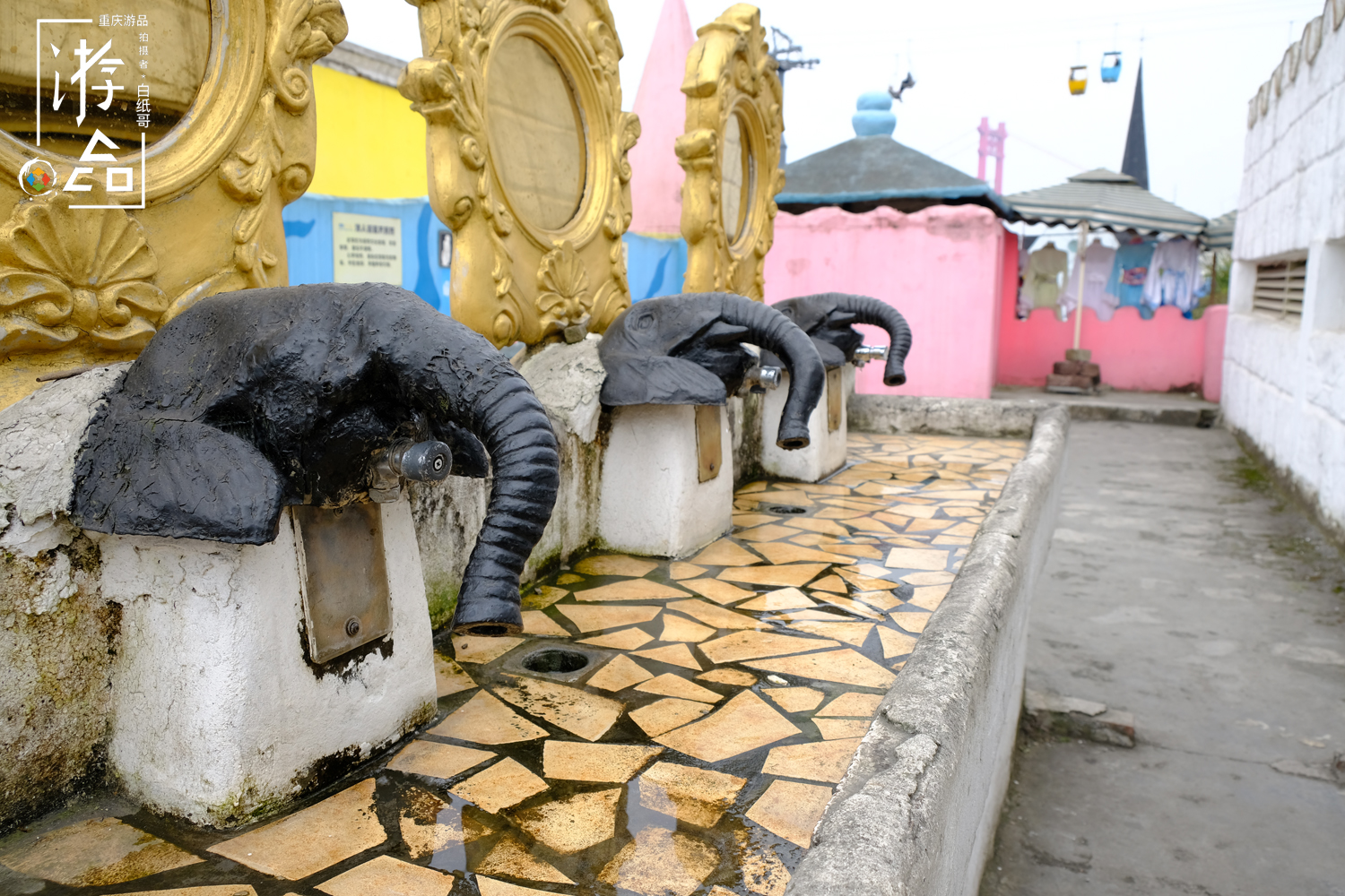 重庆开通洋人街直通车，洪崖洞出发1.5小时可达，往返收费50元