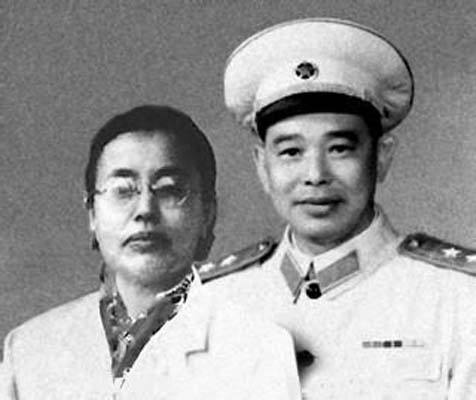 这位上将在家排行十二，其父堪称中国“模范教育之父”，12个子女皆英烈