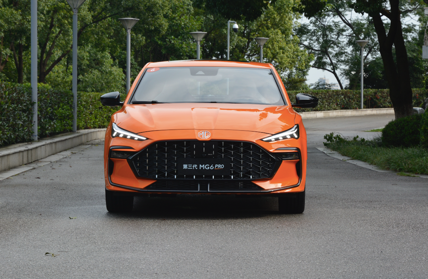 “斜杠青年”多面手 道路试驾第三代MG6 pro