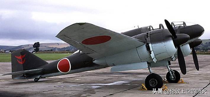 打完德意日的美国陆航王牌，打下友机，却救下