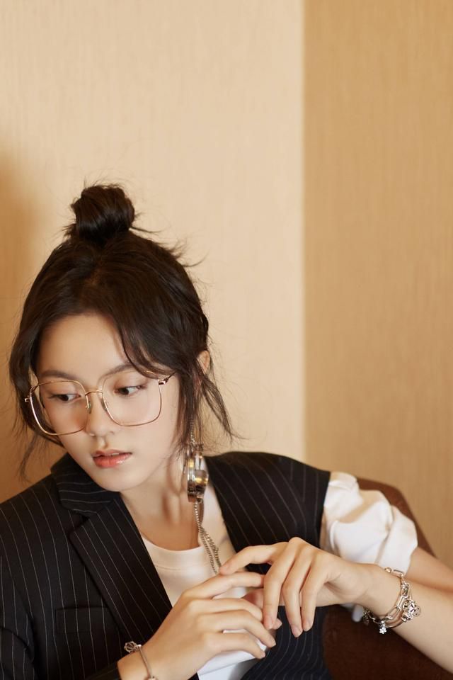 殷桃挑战陈好“万人迷”角色，《涩女郎》翻拍