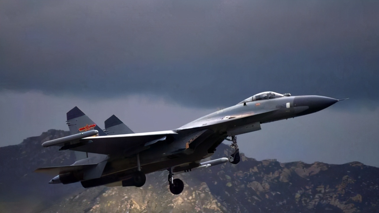 歼10CE一口气卖出30架？印度阵风战机陆续到货，