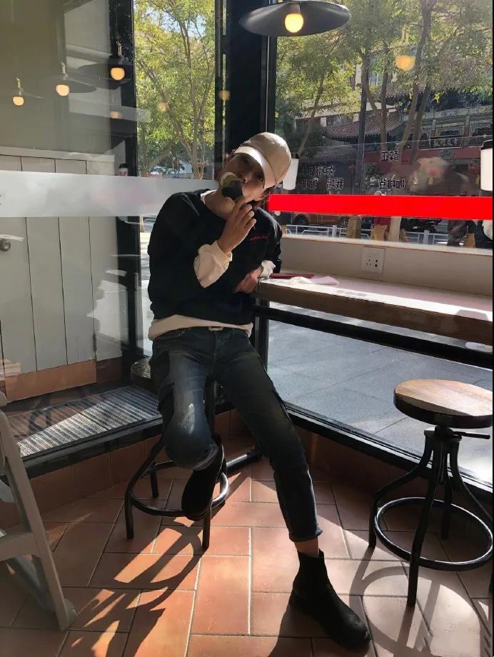 45岁马伊琍近照曝光，离开文章之后，状态堪比整