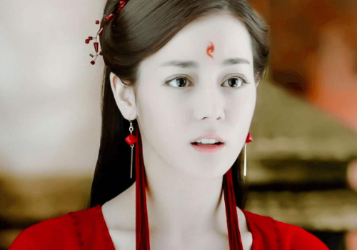 迪丽热巴的《枕上书》未完结，却迎来好消息，