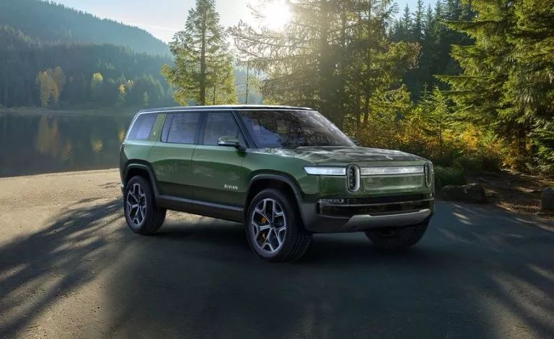 破百仅需三秒，纯电SUV R1S挥剑Model X！