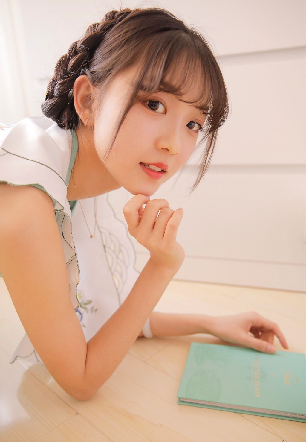 天生很惹喜欢的星座女，正能量满满，天真无邪，烂漫可爱