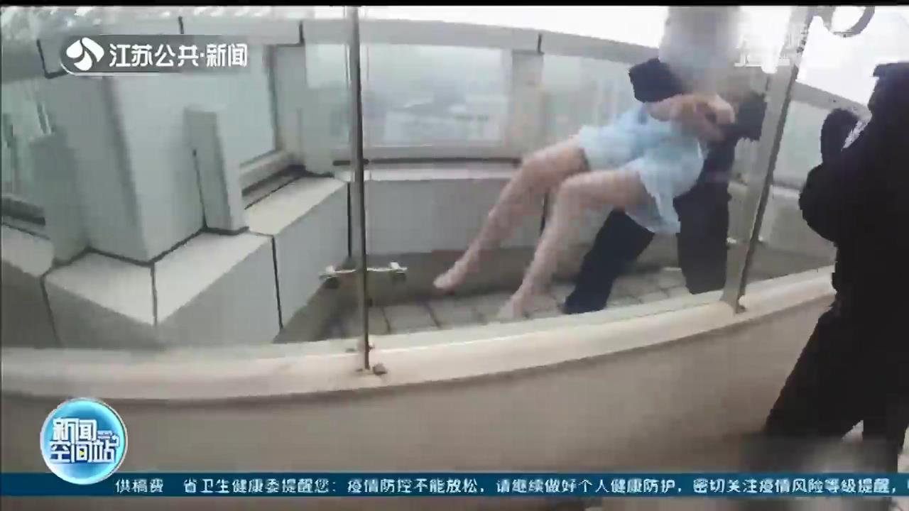 飞身！潜水！南京特警“火速救援”的现场画面曝光