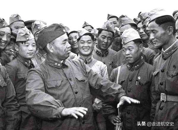 许世友三件葬品：茅台、猎枪、人民币，护送灵