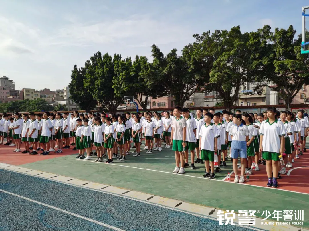 锐警少年警训：石井中学警训素质拓展 铸锐志 练就钢铁般的意志