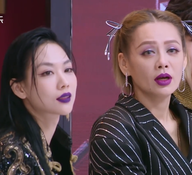 当蓝盈莹选择了宁静，姐姐们的表情说明一切，她的人缘再也藏不住