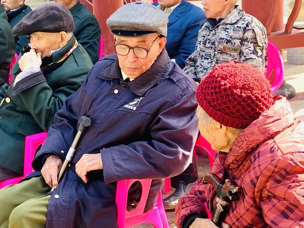 「娄底理想幼儿园」九九重阳节，浓浓敬老情——走进光荣院