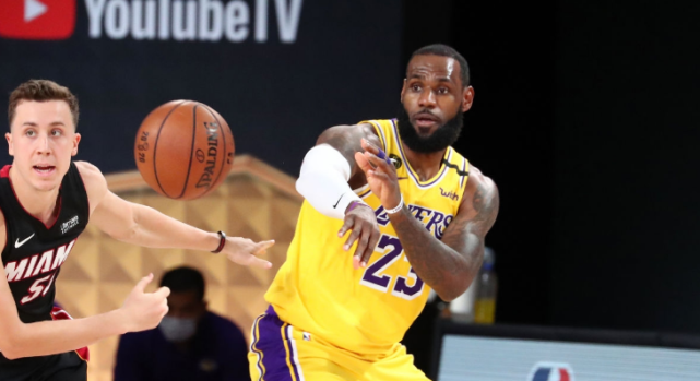 大勝18分迎開門紅！湖人四大數據爆發，詹眉合砍59分，籃板數更是吊打熱火！-黑特籃球-NBA新聞影音圖片分享社區