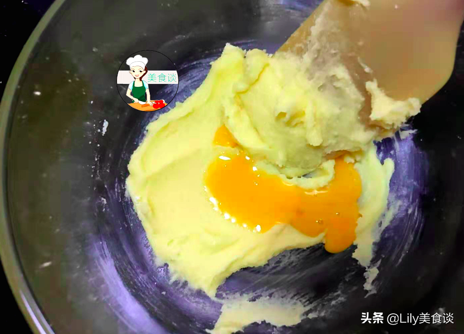 自從學會做這個甜品，兒子隔三差五就要吃，香甜鬆軟，比蛋糕好吃