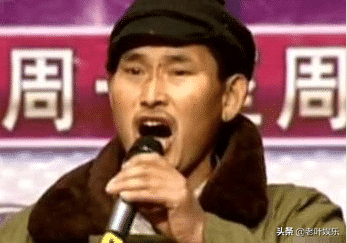 草根明星“大衣哥”忍讓9年，一次性討回，出手?jǐn)財(cái)啻迕褙?cái)路