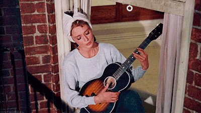 小妞电影：每一个女孩都是一束光，无论年幼